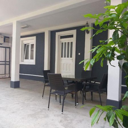 Luka Apartment 울친 외부 사진